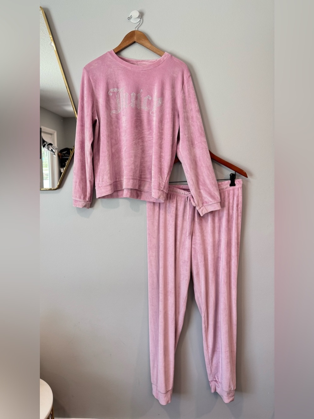 Juicy Couture Light Purple Velour Long Sleeve Lounge Pajama Set Sz L